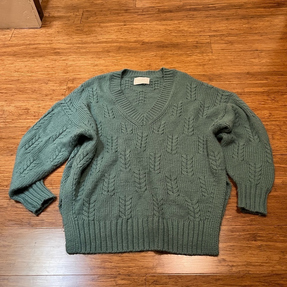 Lucky Brand Oversized Slouchy Fit Chunky Cozy Green Cable Knit V-Neck Sweater. - Picture 13 of 15